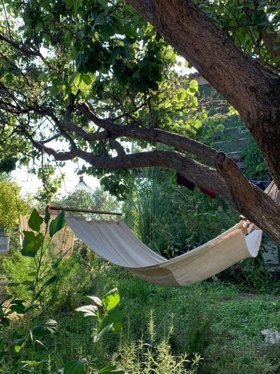 Sommeren er over os og jeg håber at du nyder den med de planer du har ☀️ Jeg holder sommerferie fra d. 19. august til d. 3. september, så har du brug for behandling af nogle skavanker eller måske har brug for at balancere dit energisystem i løbet af sommeren er du meget velkommen til at række ud til mig 🤳🏼
Tlf: 2216 6691
Mail: jb@aku-jon.dk  #massage #cupping #aarhus #behandling #smerter #akupunktur #acupuncture #alternativmedicin #sundhed #akupressur #energiarbejde #behandleraarhus #østligmedicin #TCM